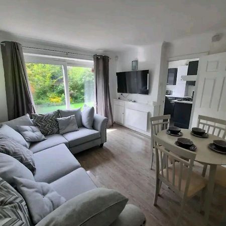 Lovely 2-Bed Apartment In Knowle Solihull Extérieur photo