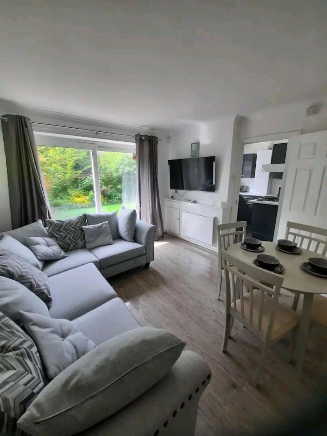 Lovely 2-Bed Apartment In Knowle Solihull Extérieur photo